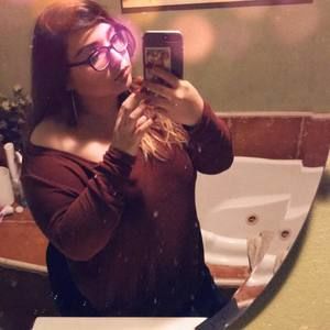 Meet your Posher, Evelyn denisse